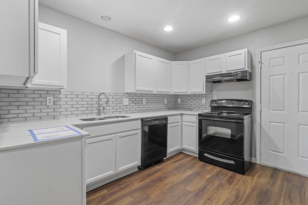 1716 Manor Garden Curv #1 - Photo 2 of 21