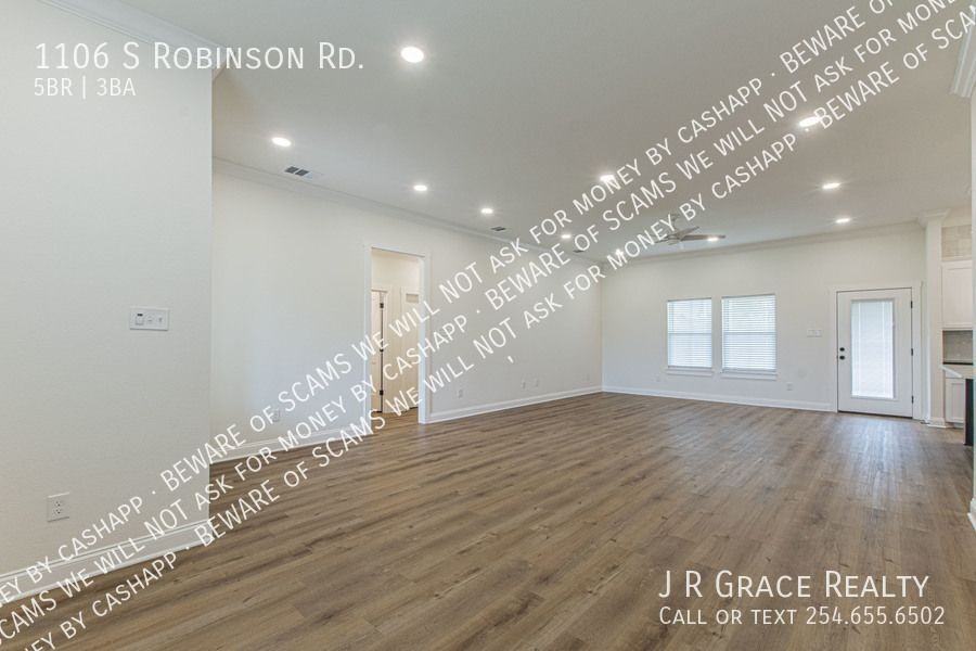 1106 S Robinson Dr - Photo 3 of 17