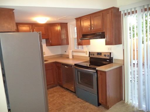 4507 Folkestone Ct N - Photo 3 of 14