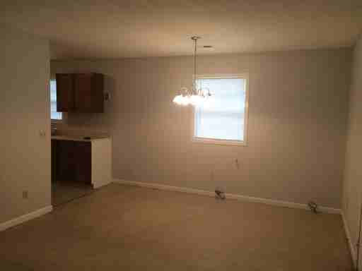 418 Henry St - Photo 3 of 15