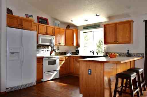101 Blossom Ln - Photo 3 of 18
