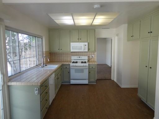 25263 Vía Sistine - Photo 2 of 13