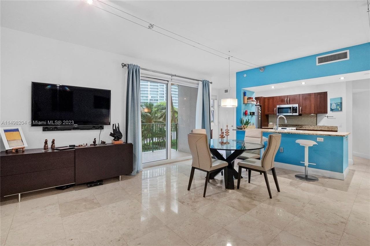 19900 E Country Club Dr #212 - Photo 3 of 8