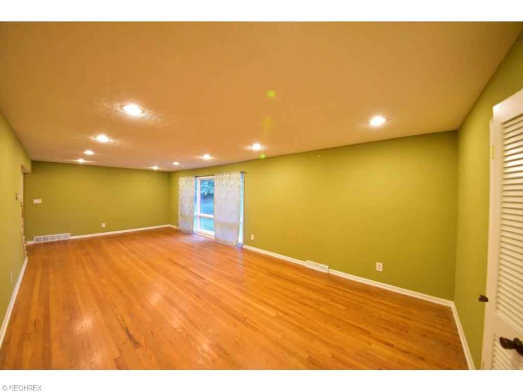 917 Barkston Dr - Photo 2 of 20