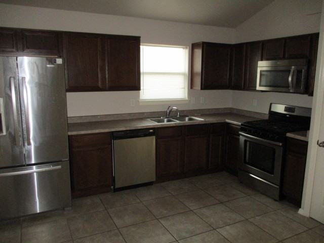 4644 Beacham St - Photo 3 of 19