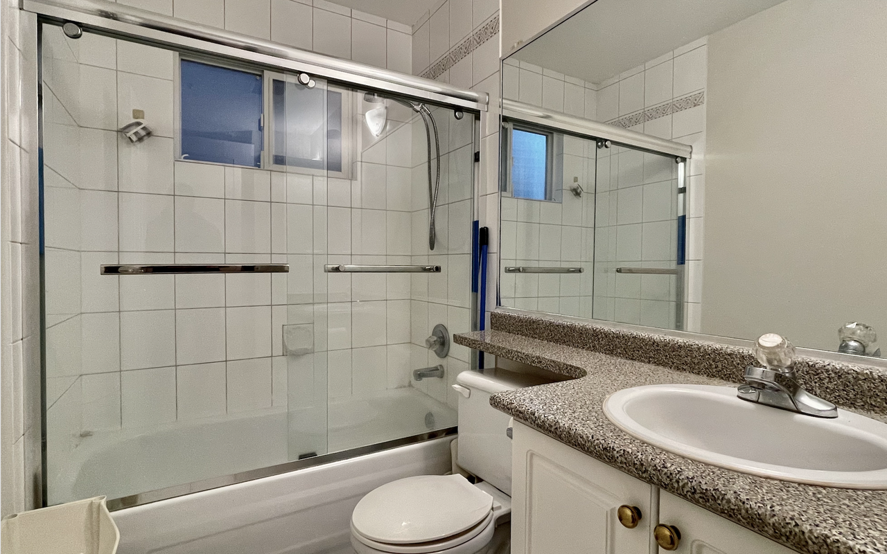 3158 East 28th Avenue #L1 - Photo 5 of 13