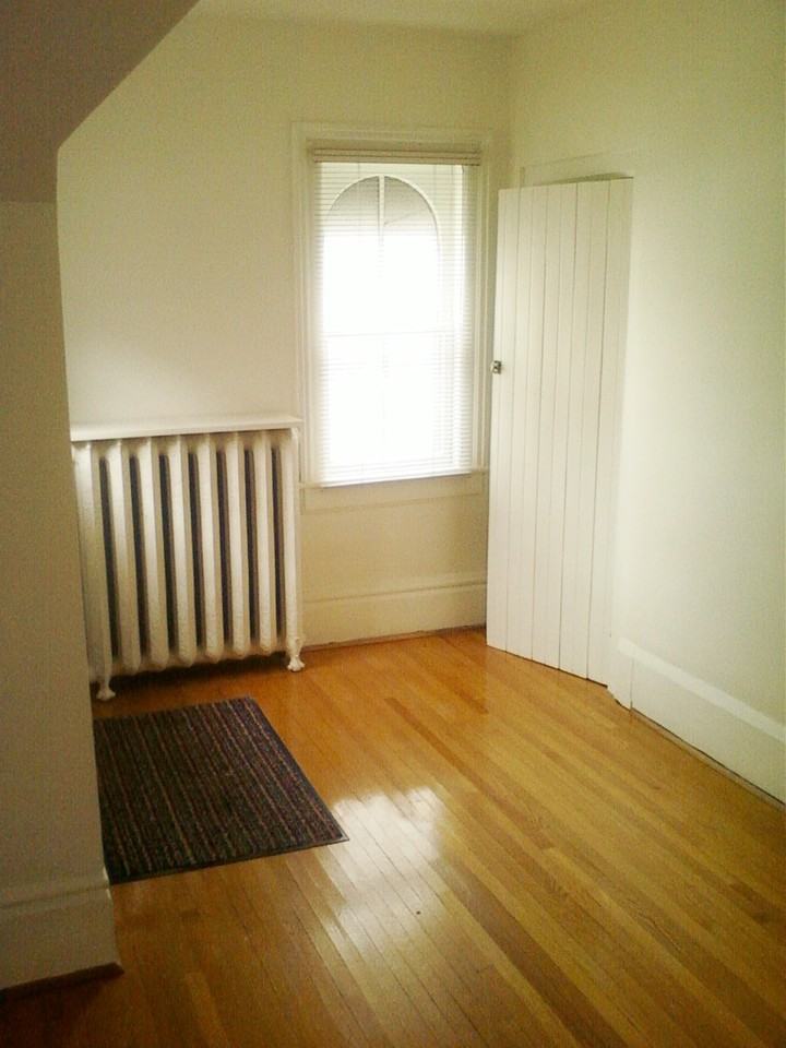 St Clair Ave W & Oakwood Ave - Photo 4 of 14