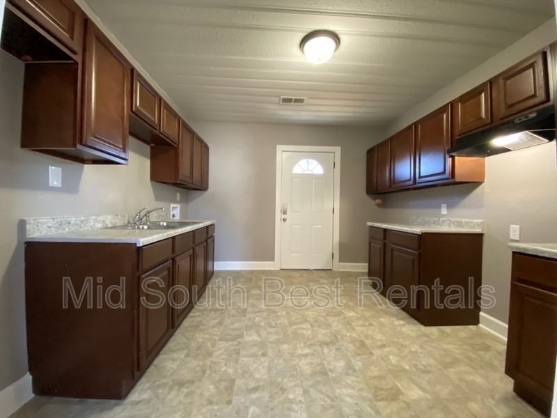 3053 Meadowbrook Rd - Photo 3 of 8