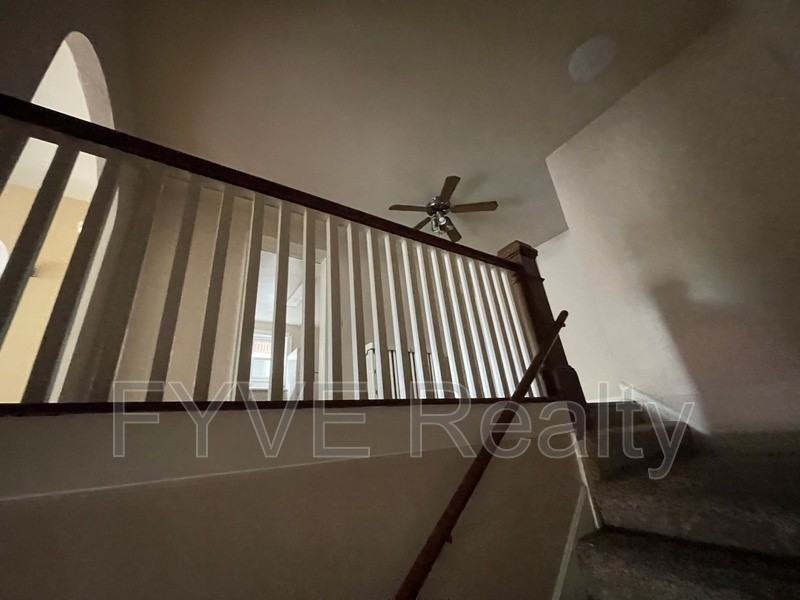 5815 Lincoln Ave - Photo 3 of 36
