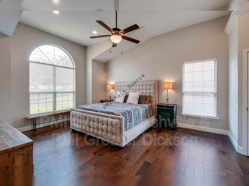 5503 Saddlewood Ln - Photo 4 of 33