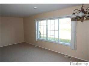 640 E Fox Hills Dr #100 - Photo 2 of 16