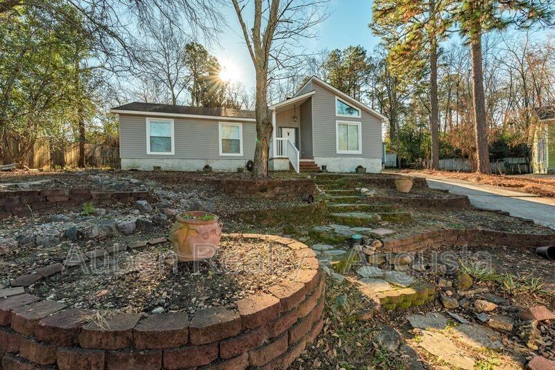 250 Brooks Dr - Photo 4 of 46