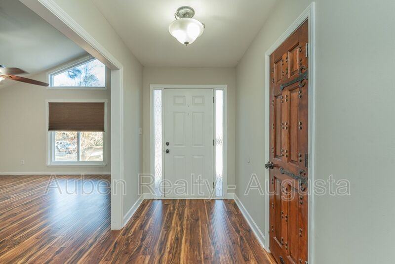 250 Brooks Dr - Photo 6 of 46