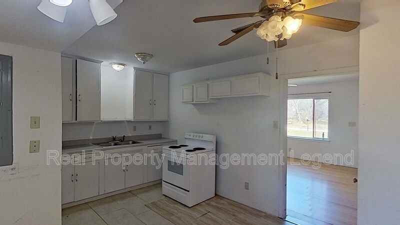 307 Depot Street - Photo 6 of 23