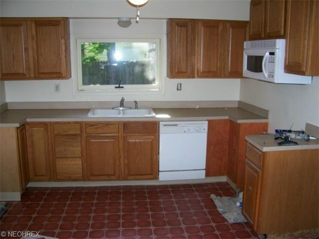 24751 Price Rd - Photo 3 of 19