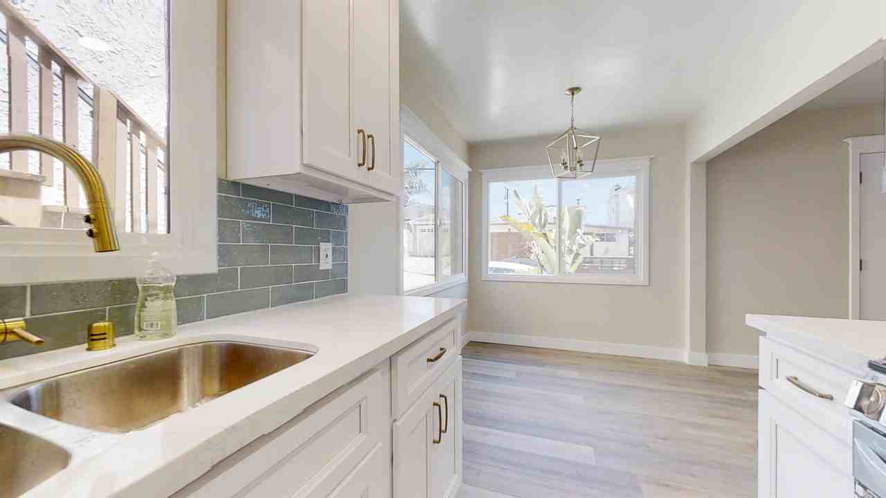 635 - 643 8th Place - Photo 3 of 11