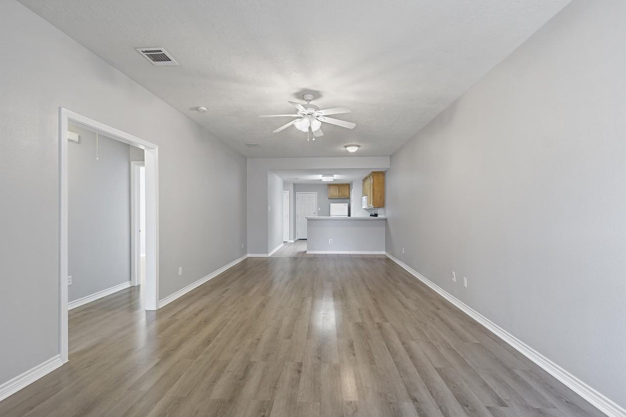 510 Freeman - Photo 2 of 19