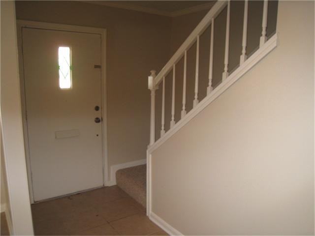 1210 Saxony Ln - Photo 3 of 12