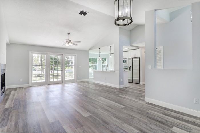 4154 Parkway Blvd - Photo 3 of 45