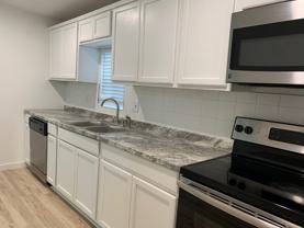 1046 W Collins St #1 - Photo 1 of 1