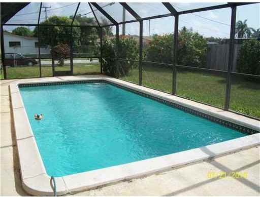 20341 Sw 117th Ave #1 - Photo 5 of 10