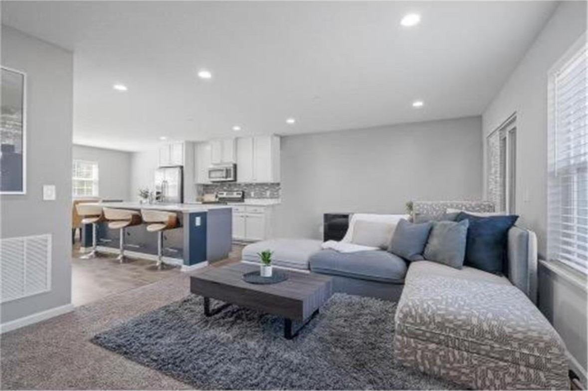 704 Village Dr #704 - Photo 3 of 13