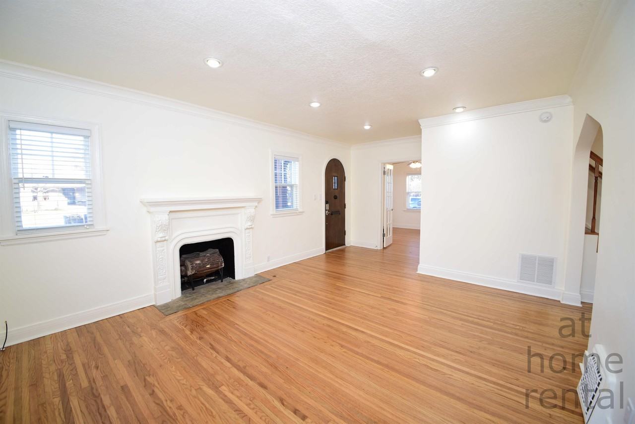1740 S Yorktown Ave #1 - Photo 5 of 28