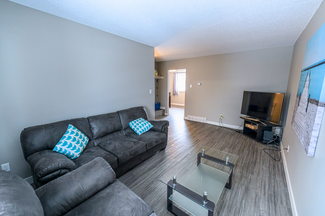 9314B 9314 108 AvenueUnit B - Photo 3 of 12