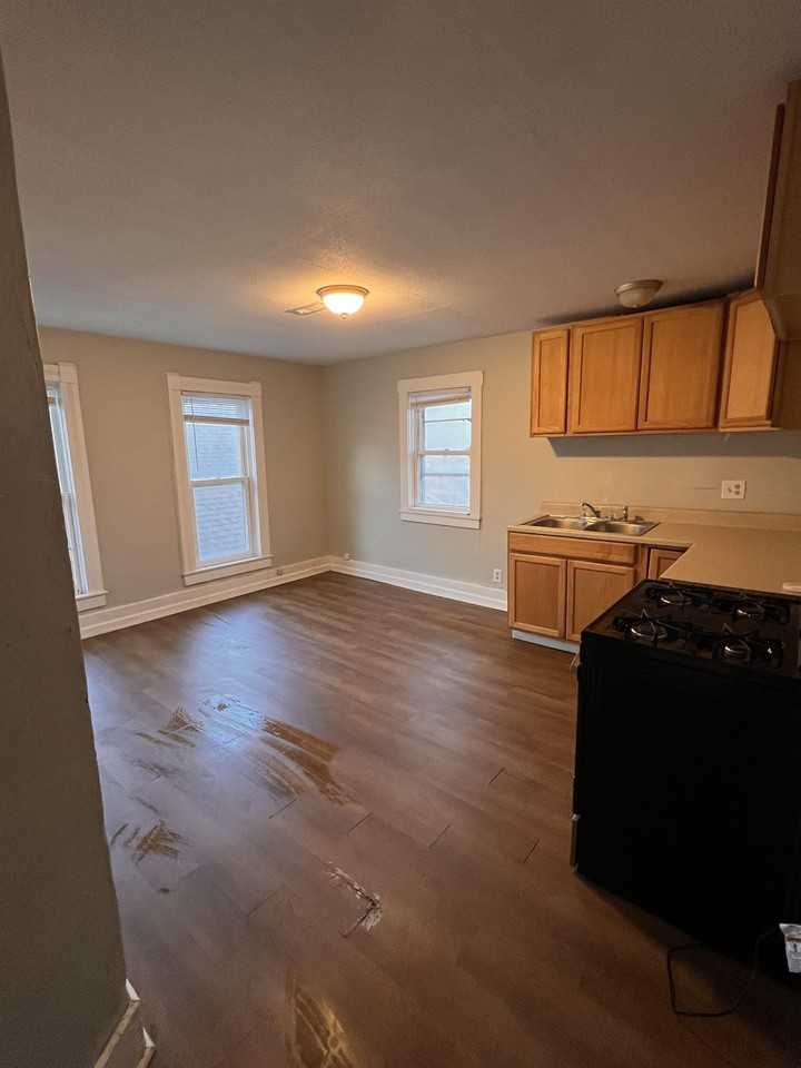 124 Allison St #A - Photo 3 of 6