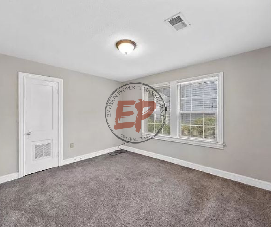 213 Oak Dr #1 - Photo 5 of 32