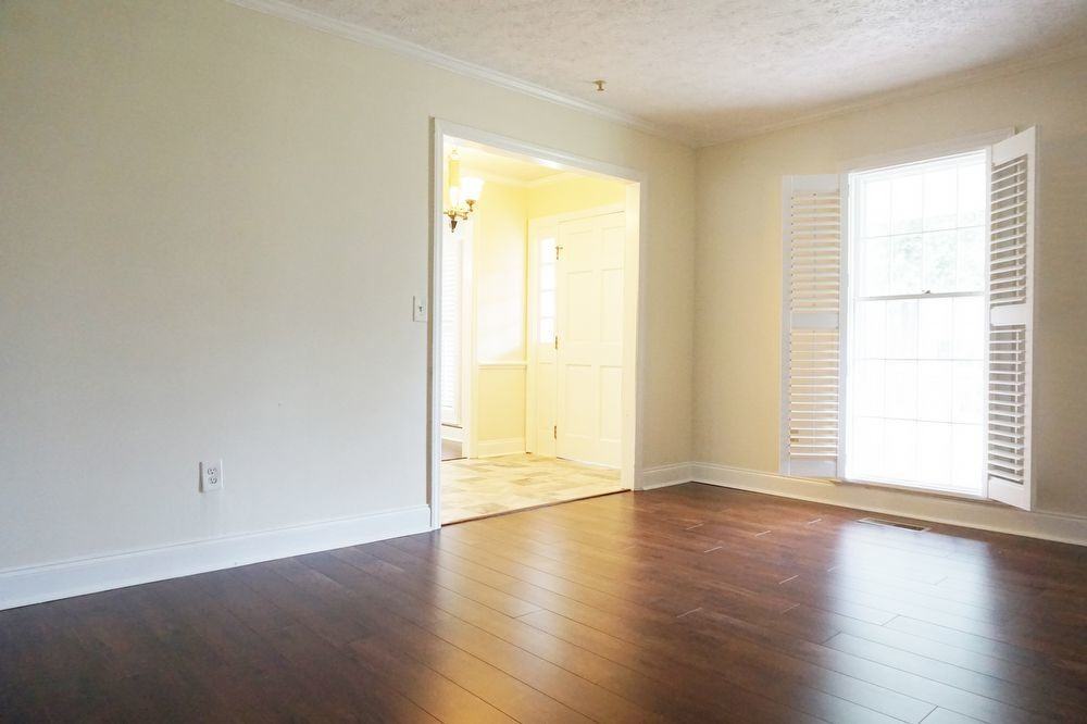 318 Foxhall Ct - Photo 4 of 33