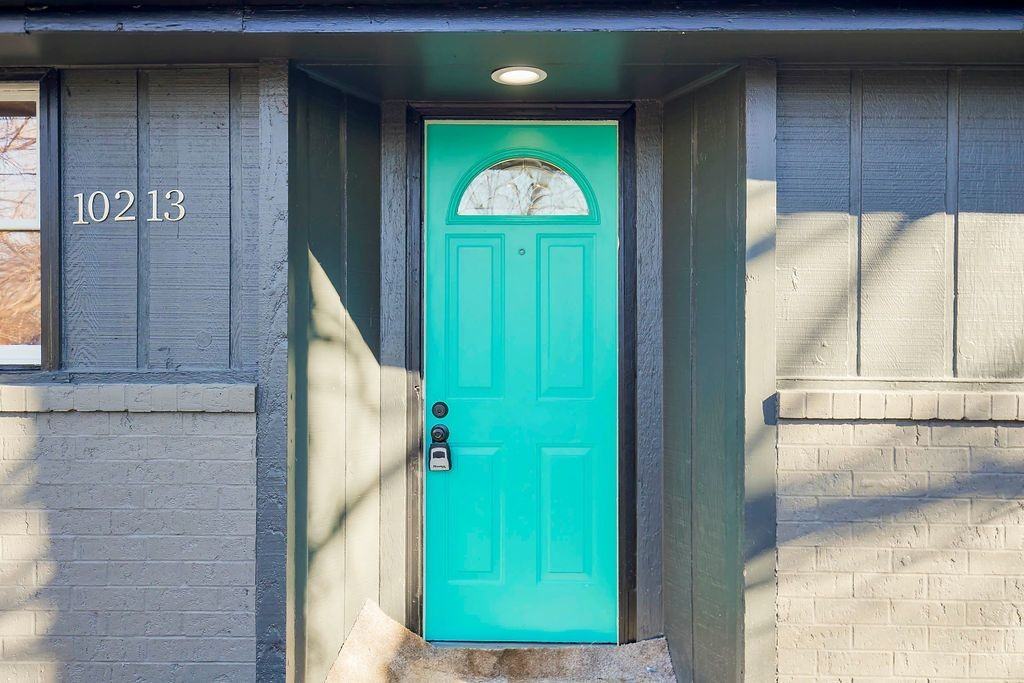 10213 Newton Ave - Photo 3 of 37