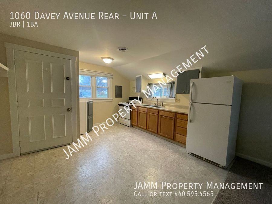 1060 Davey Ave Rear #A - Photo 3 of 41