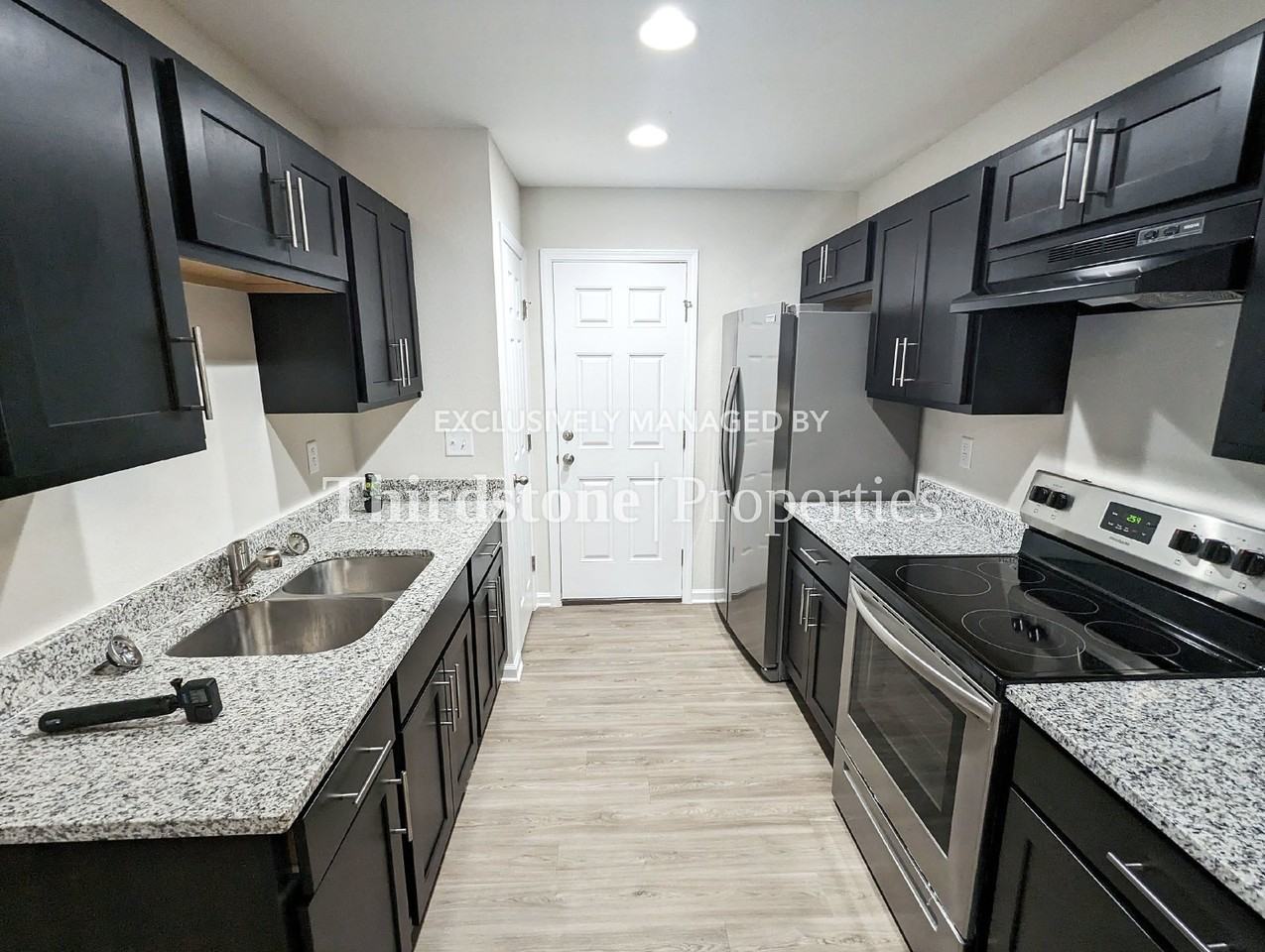 938 Ardoon Street - Photo 3 of 18