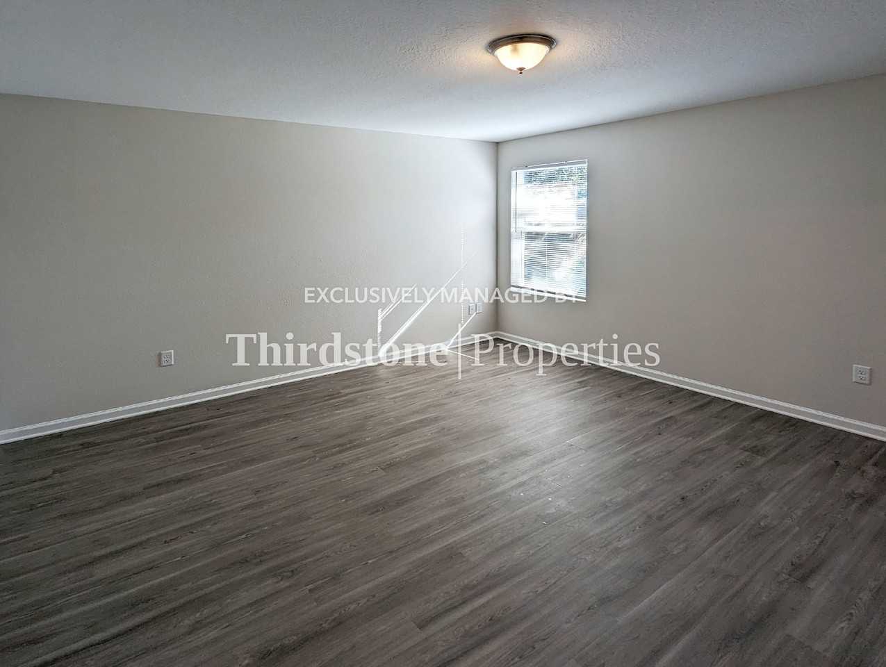 938 Ardoon St - Photo 7 of 19