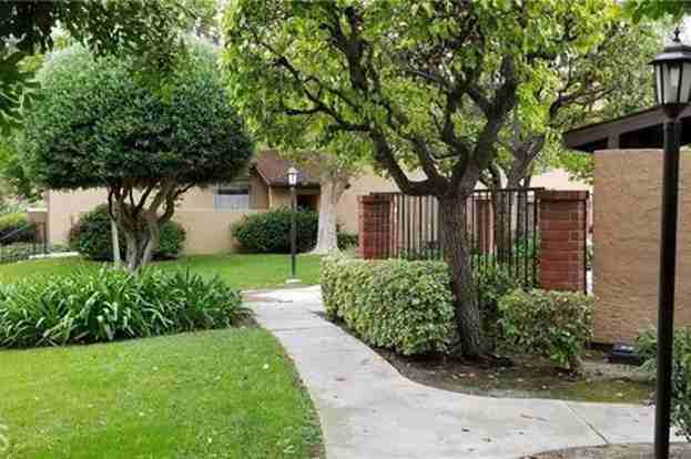 2223 Calle Puebla - Photo 3 of 17