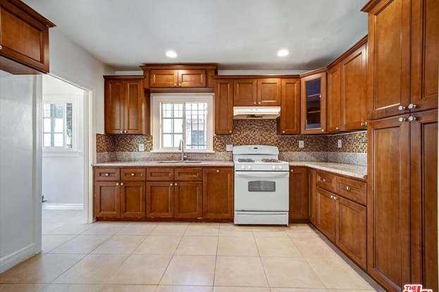 243 N Berendo St - Photo 3 of 24