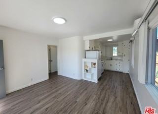 2655 Queen St #4 - Photo 2 of 7