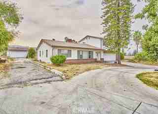 2751 Batson Ave - Photo 2 of 14