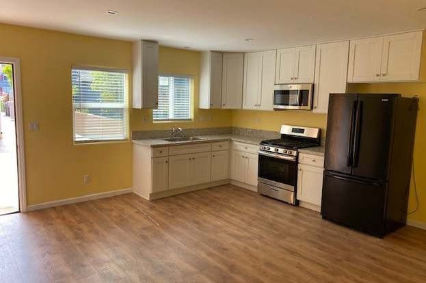 3433 Buena Vista Ave #A - Photo 3 of 10