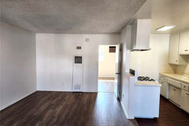 401 W Wilson Ave #6 - Photo 3 of 12