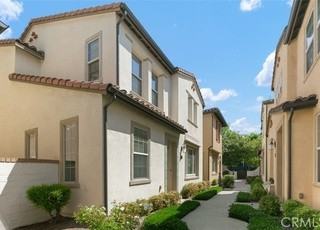 403 San Francisco Ct - Photo 2 of 24