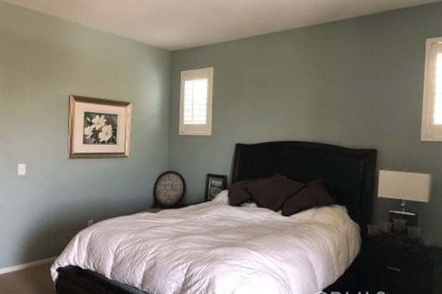 579 E Boxwood Ln - Photo 3 of 10