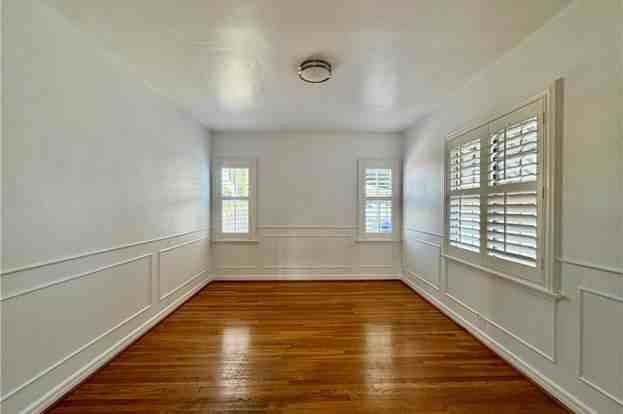 5924 N Willard Ave - Photo 3 of 10