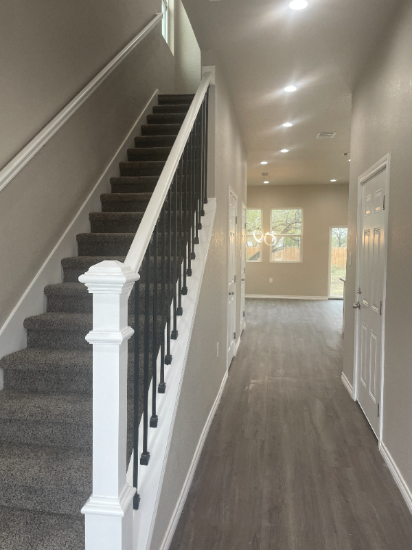 1202 Walnut St - Photo 3 of 16