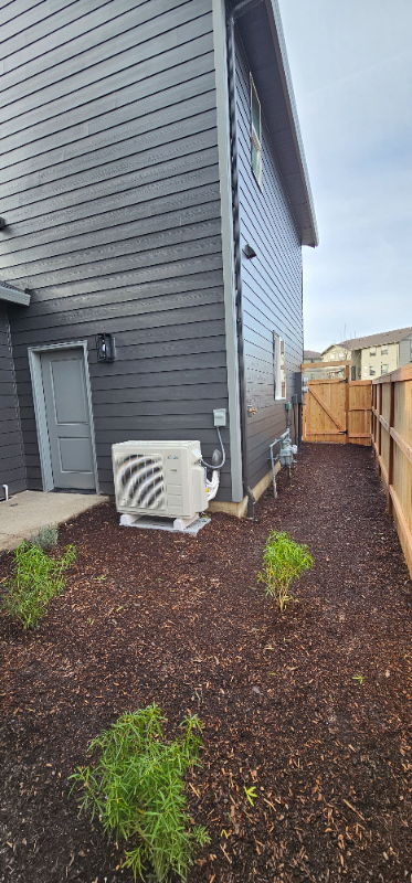 877 Park Ave Ne - Photo 5 of 50