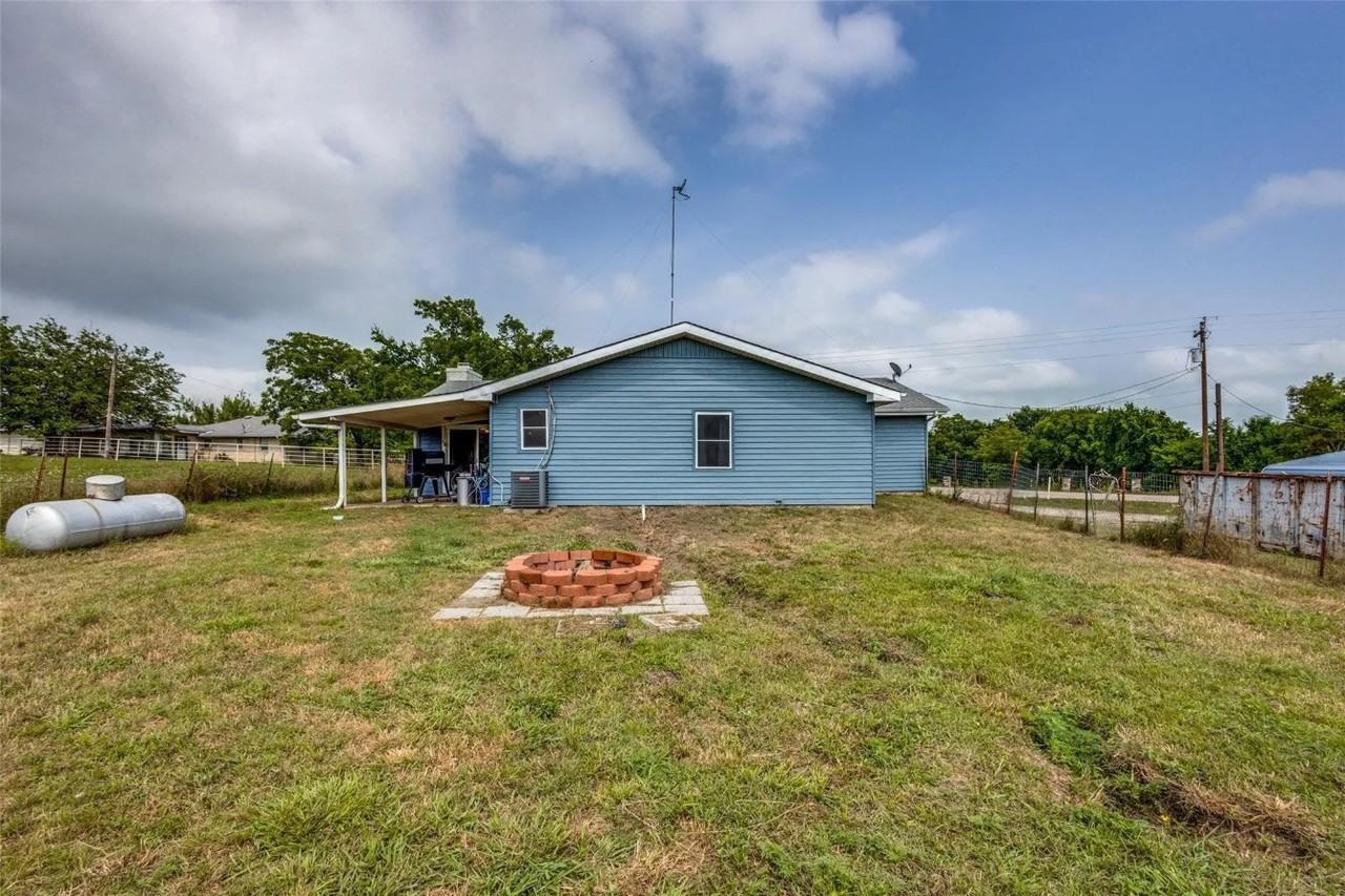 6823 Fm 1377 #NA - Photo 2 of 19