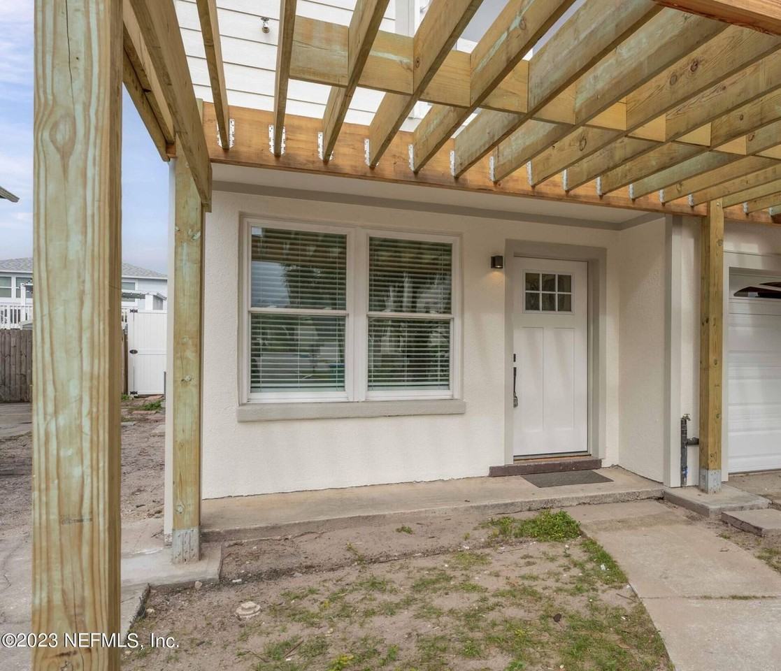 114 Hopkins St #1 - Photo 2 of 21