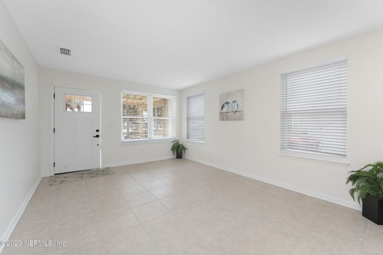 114 Hopkins St #1 - Photo 3 of 21