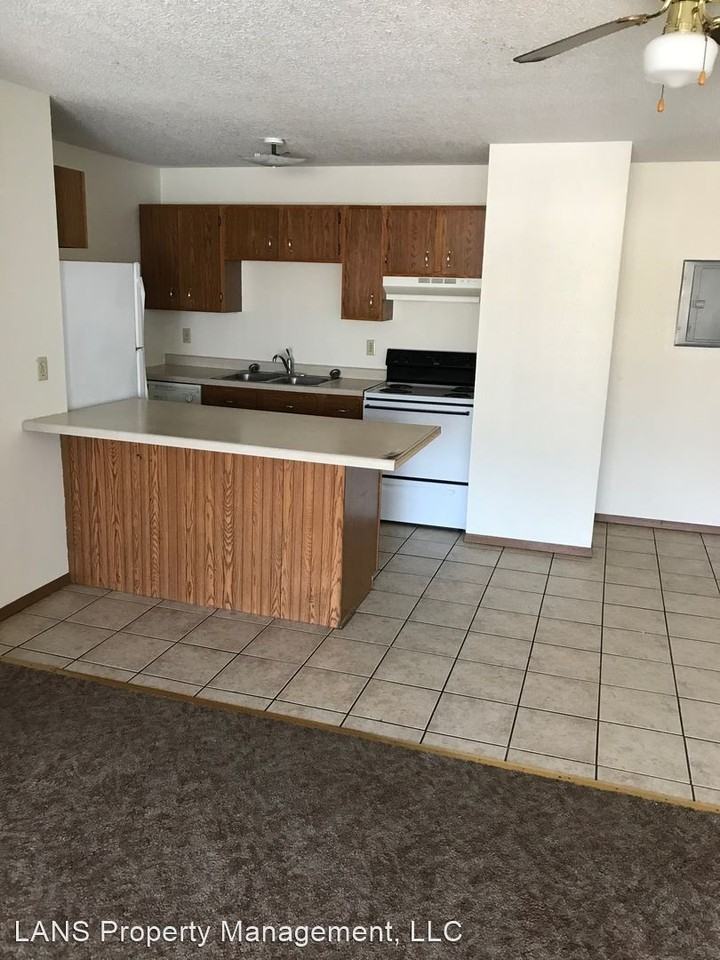 University Square 2 Apartments - Photo 2 of 10